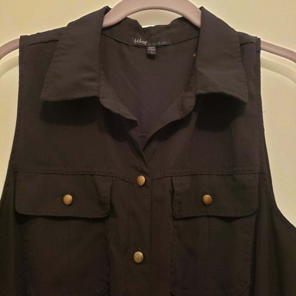 Women's Sleeveless Black Jacket